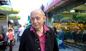 Frederick Wiseman talks with Jenn Chavez about his career as a documentary filmmaker. Frederick Wiseman talks with Jenn Chavez about his career as a documentary filmmaker and pioneer of Direct Cinema during his visit to KBOO Radio in Portland