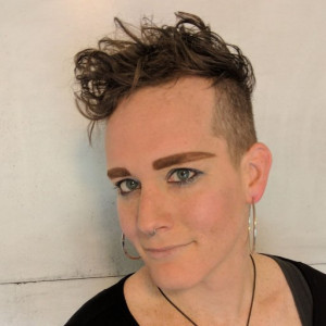 Dr. Juniper Simons Dr. Juniper Simonis