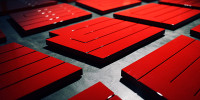 noritake_tatehana_red_squares.jpg